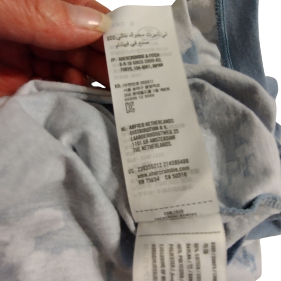 Abercrombie Kids Blue and White Tie-Dye Bleach Splattered Soft T-Shirt - Picture 5 of 5